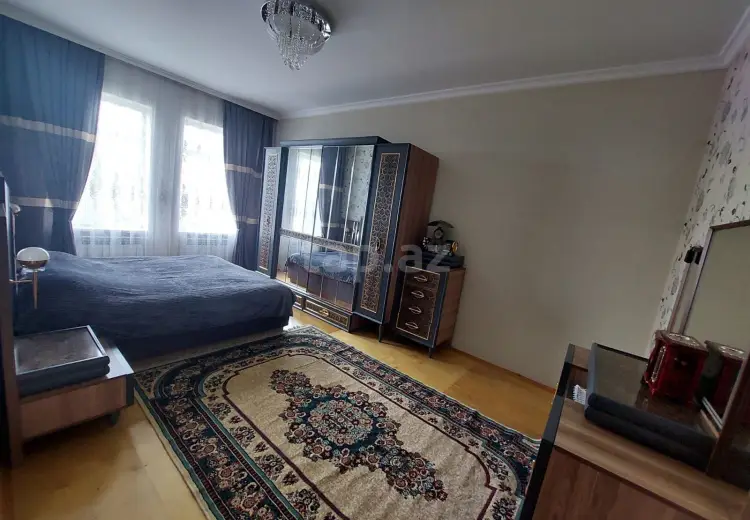 10 otaqlı mənzil , Quba