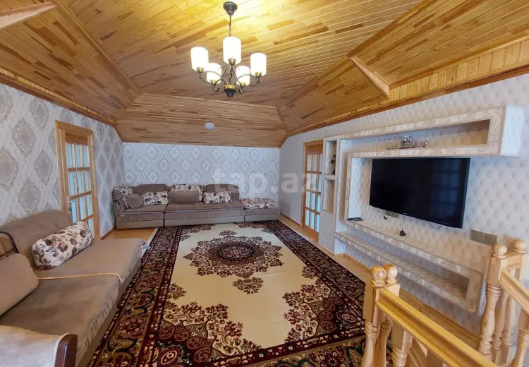 10 otaqlı mənzil , Quba