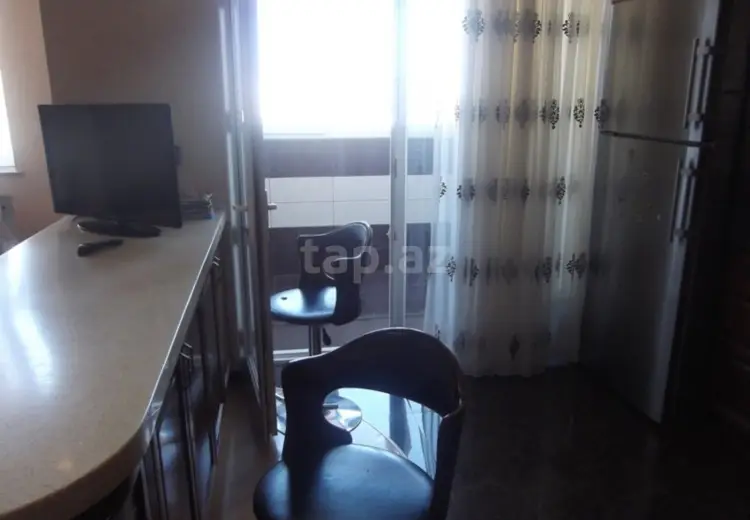 5 otaqlı mənzil , Bakı