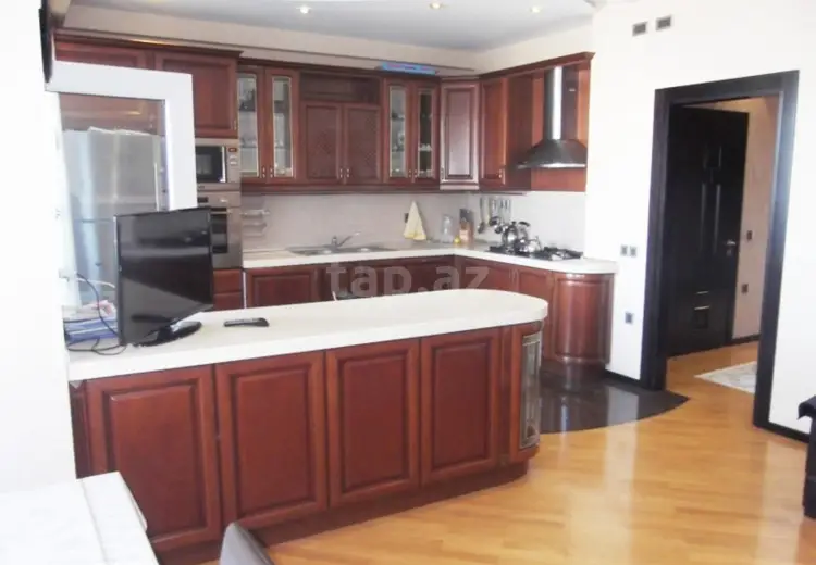 5 otaqlı mənzil , Bakı
