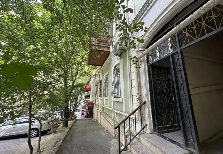 80 m² Obyekt / Ofis Satılır, Səbail, Bakı