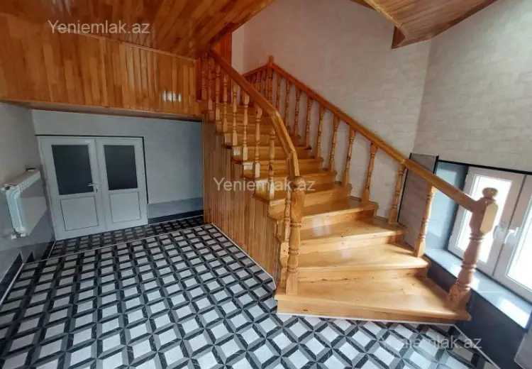 10 otaqlı mənzil Satılır, Quba
