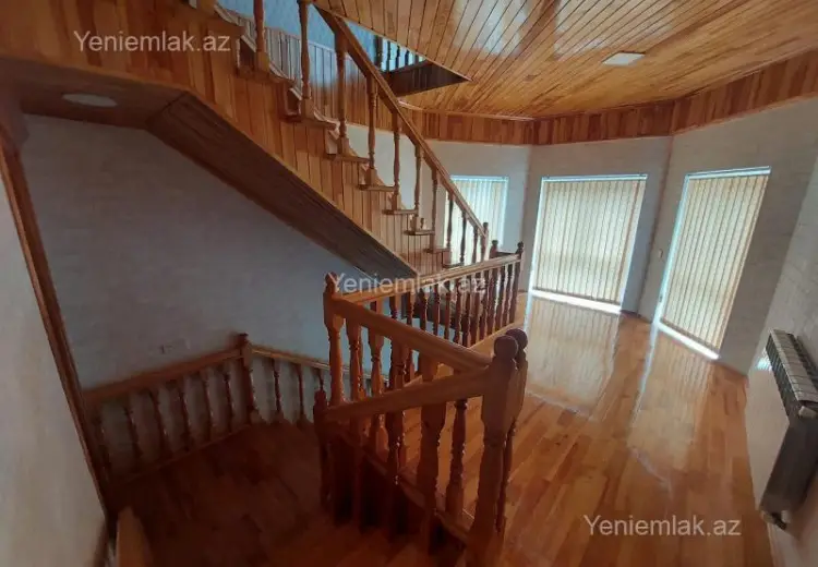 10 otaqlı mənzil Satılır, Quba