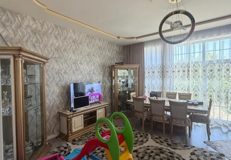5 otaqlı mənzil Satılır, Quba