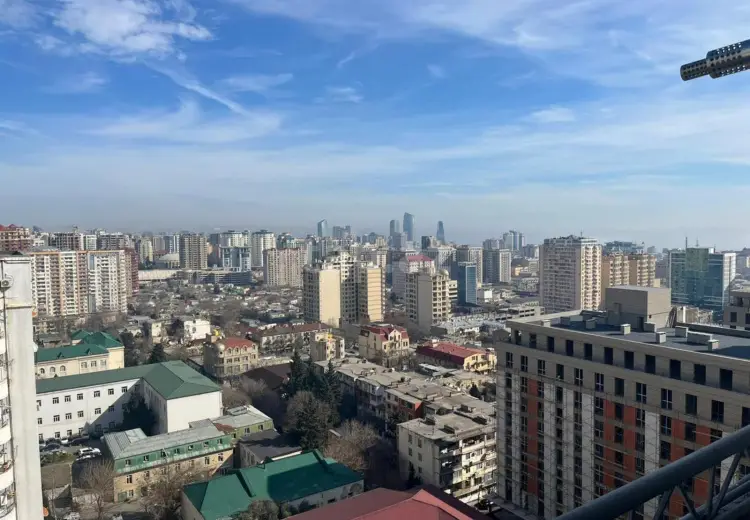 6 otaqlı mənzil , Xırdalan