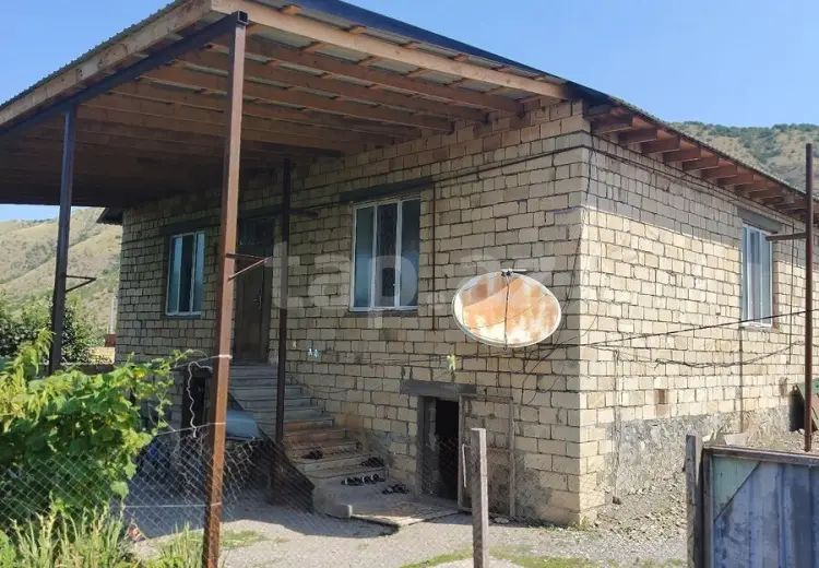 4 otaqlı mənzil , Şəki
