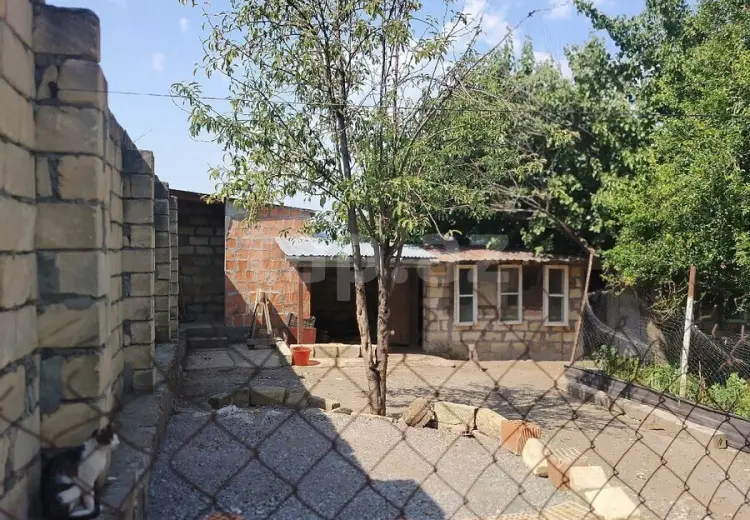 4 otaqlı mənzil , Şəki