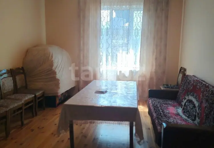 4 otaqlı mənzil , Şəki