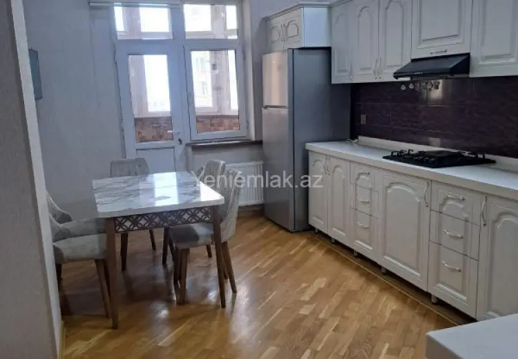 800 AZN - 4 otaqlı mənzil Kirayə (aylıq), 6-cı mikrorayon, Sumqayıt