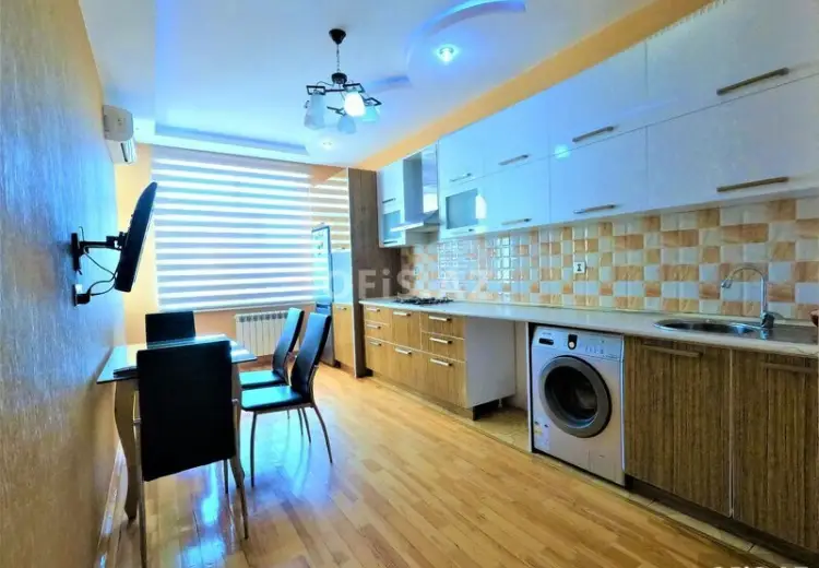 1 100 AZN - 3 otaqlı mənzil Kirayə (aylıq), 8-ci kilometr, Nizami, Bakı