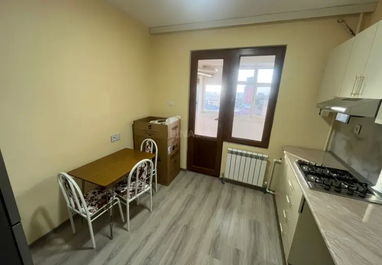 800 AZN - 3 otaqlı mənzil Kirayə (aylıq), 8-ci kilometr, Laçın