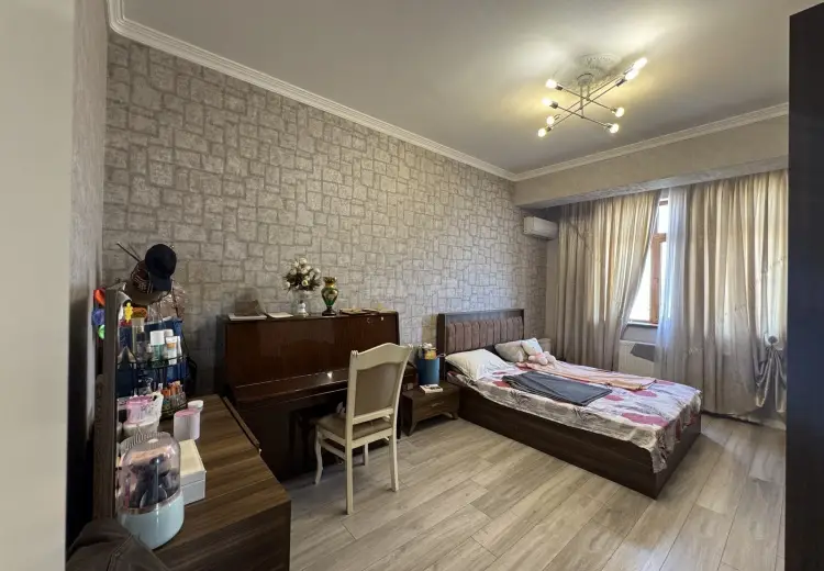 3 otaqlı mənzil Satılır, Bayıl qəs., Abşeron