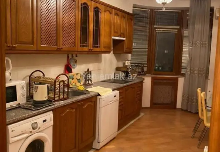 1 300 AZN - 4 otaqlı mənzil Kirayə (aylıq), Nəsimi, Bakı