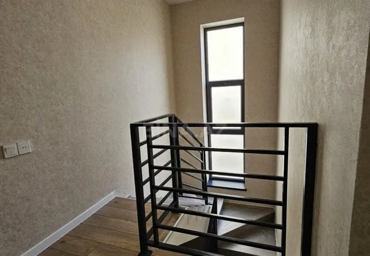 8 otaqlı mənzil Satılır, Səbail, Bakı