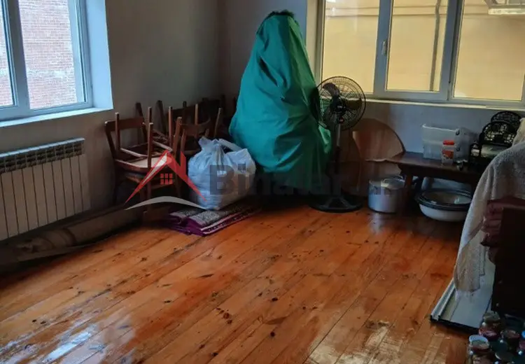 200 AZN - 6 otaqlı mənzil Satılır, Masallı