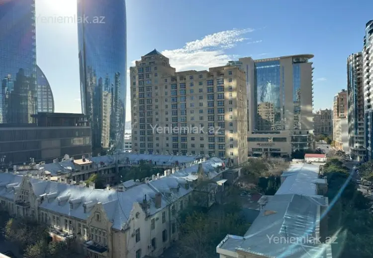 5 000 AZN - 3 otaqlı mənzil Kirayə (aylıq), Səbail, Bakı