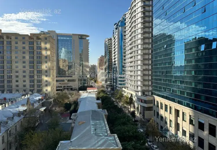 5 000 AZN - 3 otaqlı mənzil Kirayə (aylıq), Səbail, Bakı
