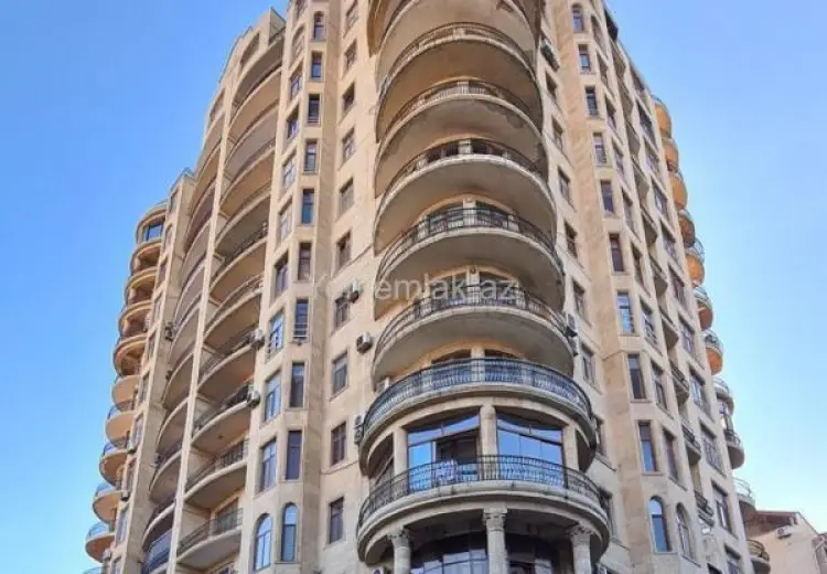 698 000 AZN - 4 otaqlı mənzil Satılır, Səbail, Bakı