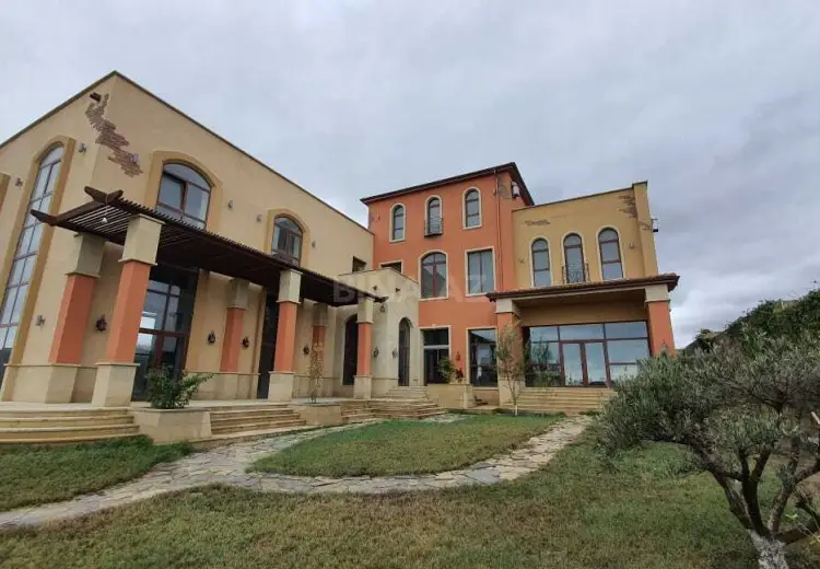 10 otaqlı mənzil Satılır, Badamdar qəs., Səbail, Bakı