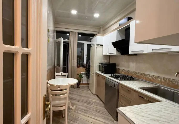 800 AZN - 2 otaqlı mənzil Kirayə (aylıq), 3-cü mikrorayon, Abşeron