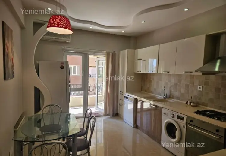 1 300 AZN - 3 otaqlı mənzil Kirayə (aylıq), Nizami, Bakı