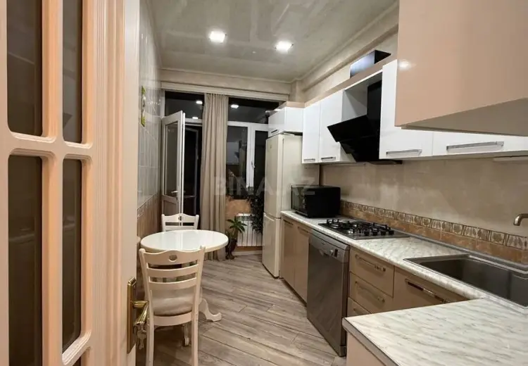 800 AZN - 2 otaqlı mənzil Kirayə (aylıq), 3-cü mikrorayon, Abşeron