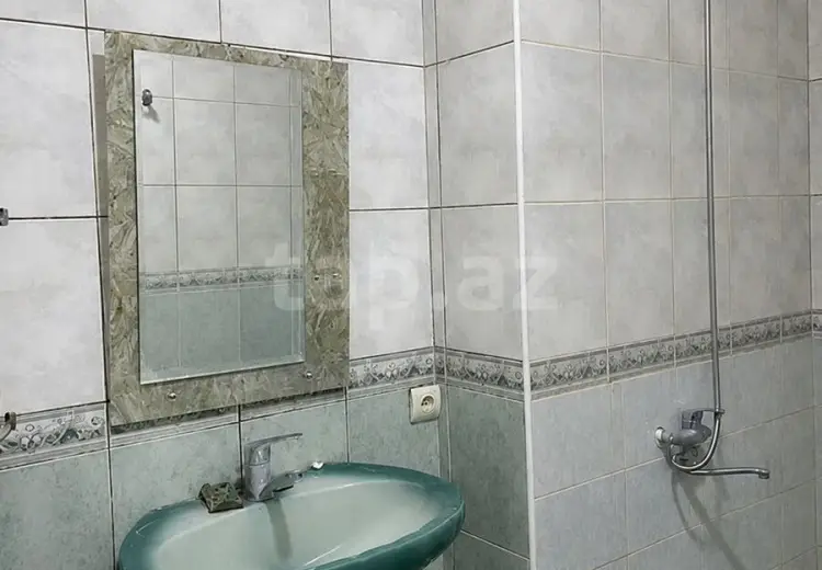 180 AZN - 4 otaqlı mənzil Kirayə (aylıq), Bakı