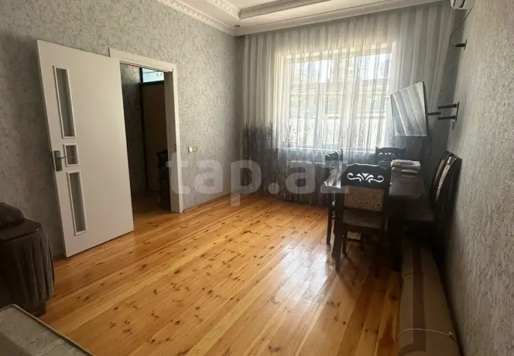 550 AZN - 4 otaqlı mənzil Kirayə (aylıq), Bakı
