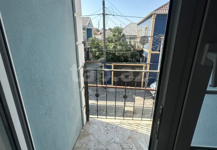 550 AZN - 4 otaqlı mənzil Kirayə (aylıq), Bakı