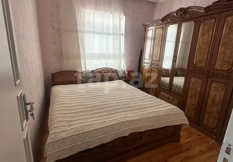 550 AZN - 4 otaqlı mənzil Kirayə (aylıq), Bakı