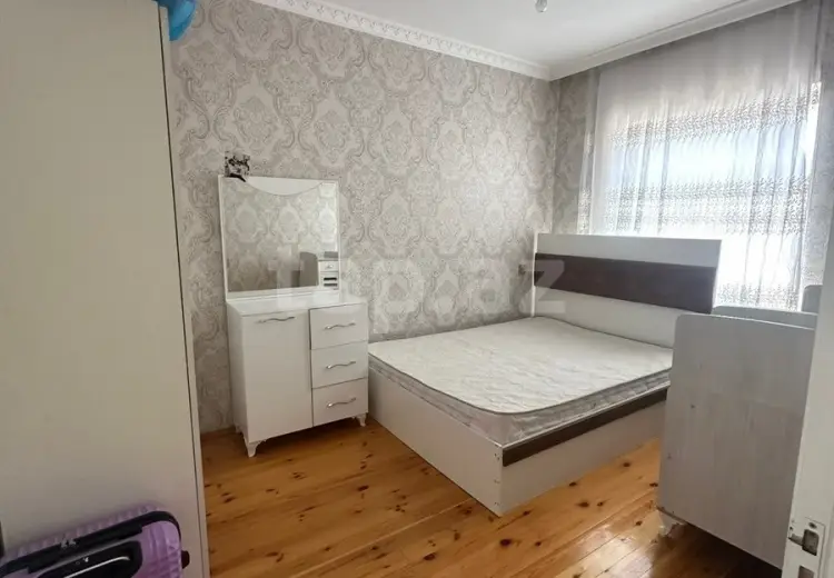 550 AZN - 4 otaqlı mənzil Kirayə (aylıq), Bakı