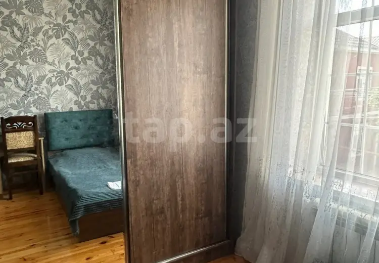 550 AZN - 4 otaqlı mənzil Kirayə (aylıq), Bakı