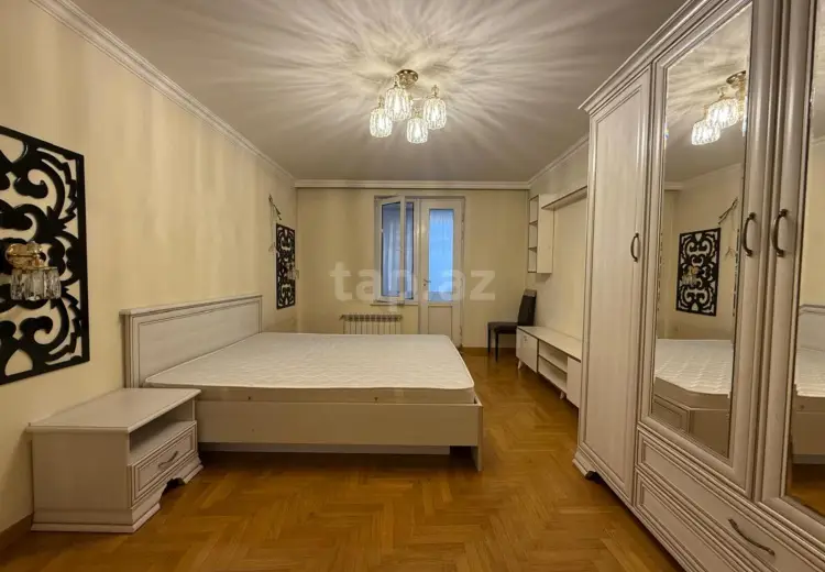 1 000 AZN - 3 otaqlı mənzil Kirayə (aylıq), Bakı