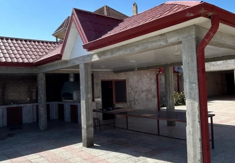 300 000 AZN - 5 otaqlı mənzil Satılır, Xudat