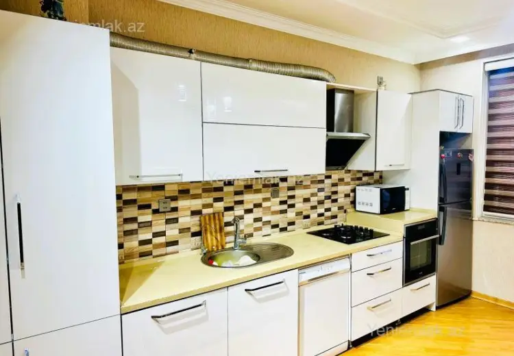 1 000 AZN - 3 otaqlı mənzil Kirayə (aylıq), Yasamal qəs., Yasamal, Bakı
