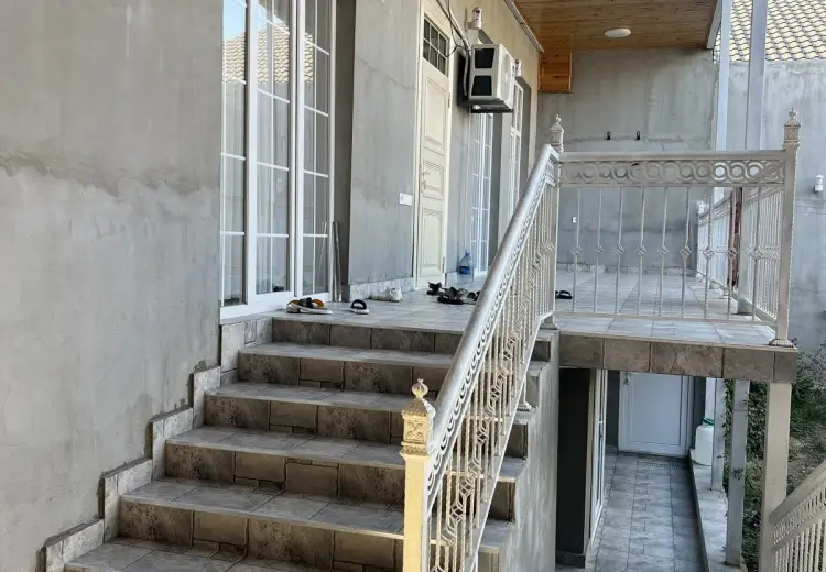 280 000 AZN - 8 otaqlı mənzil Satılır, Gəncə