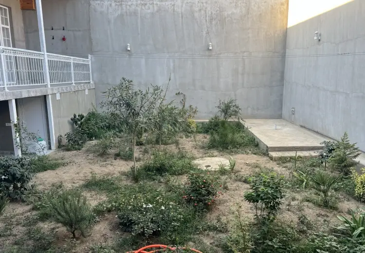 280 000 AZN - 8 otaqlı mənzil Satılır, Gəncə