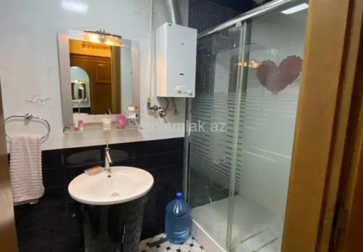 1 000 AZN - 3 otaqlı mənzil Kirayə (aylıq), Yasamal qəs., Yasamal, Bakı
