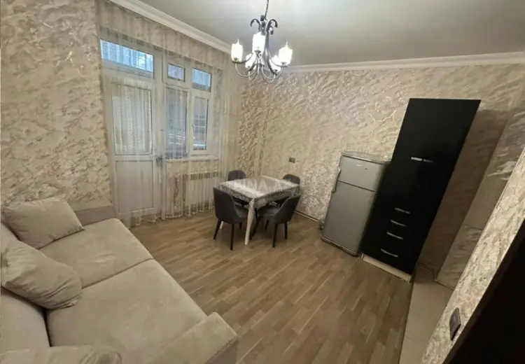 700 AZN - 3 otaqlı mənzil Kirayə (aylıq), 8-ci kilometr, Laçın