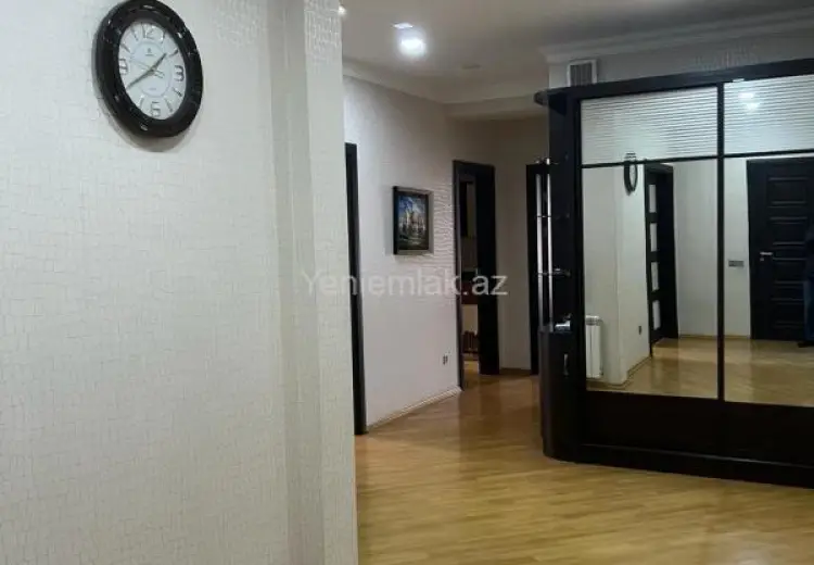 1 000 AZN - 3 otaqlı mənzil Kirayə (aylıq), 8-ci mikrorayon, Binəqədi, Bakı