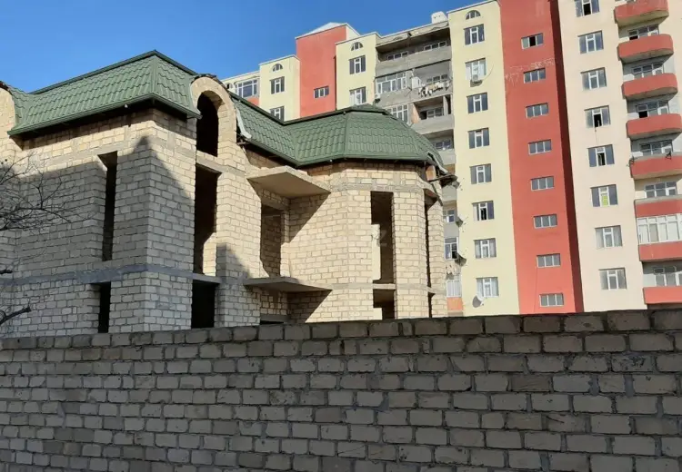 135 000 AZN - 9 otaqlı mənzil Satılır, Gəncə