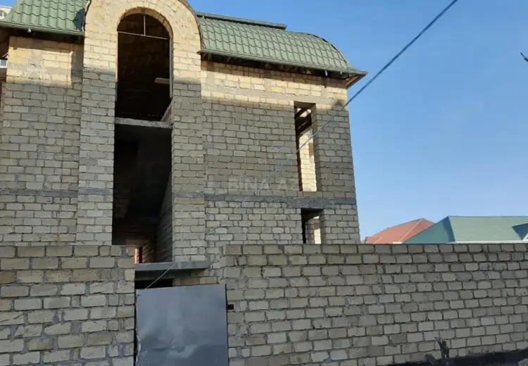 135 000 AZN - 9 otaqlı mənzil Satılır, Gəncə