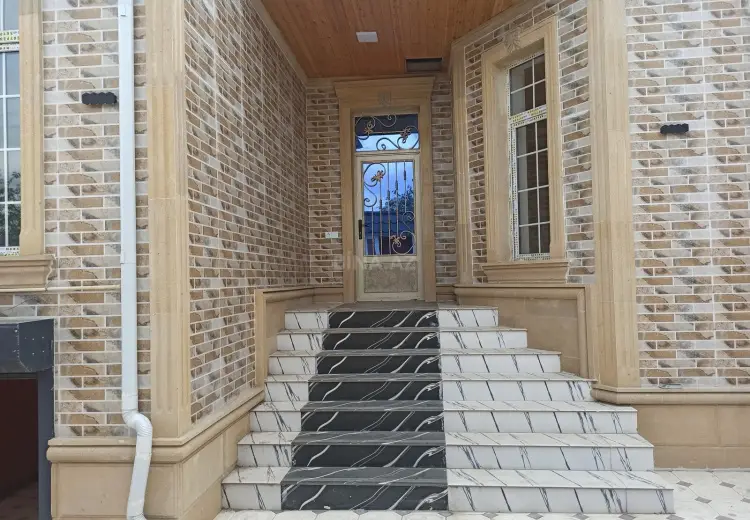 175 000 AZN - 4 otaqlı mənzil Satılır, Gəncə