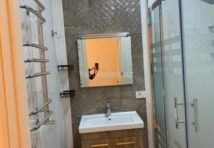 2 500 AZN - 3 otaqlı mənzil Kirayə (aylıq), Yasamal qəs., Nizami, Bakı