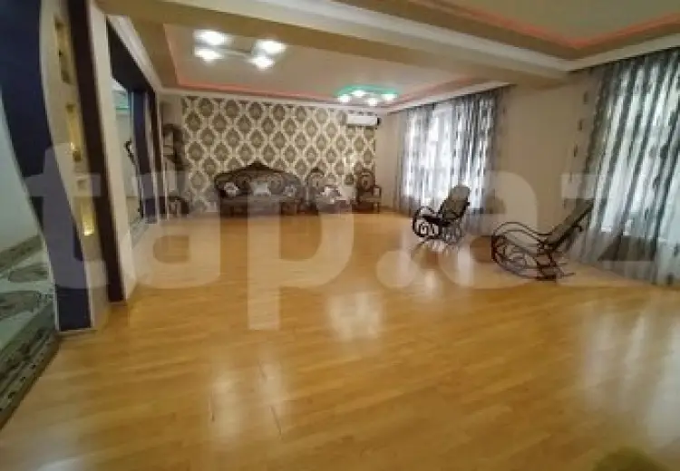 430 000 AZN - 8 otaqlı mənzil , Ağdaş