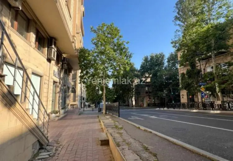 4 500 AZN - 300 m² Obyekt / Ofis Kirayə (aylıq), Nəsimi, Bakı