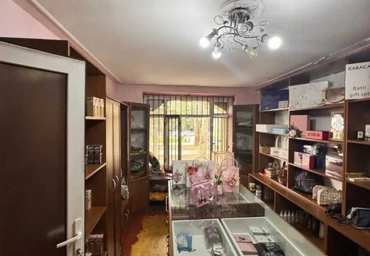 260 000 AZN - 42 m² Obyekt / Ofis Satılır, Gəncə