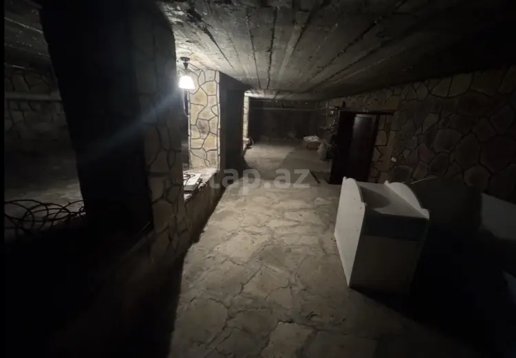 230 000 AZN - 9 otaqlı mənzil , Daşkəsən