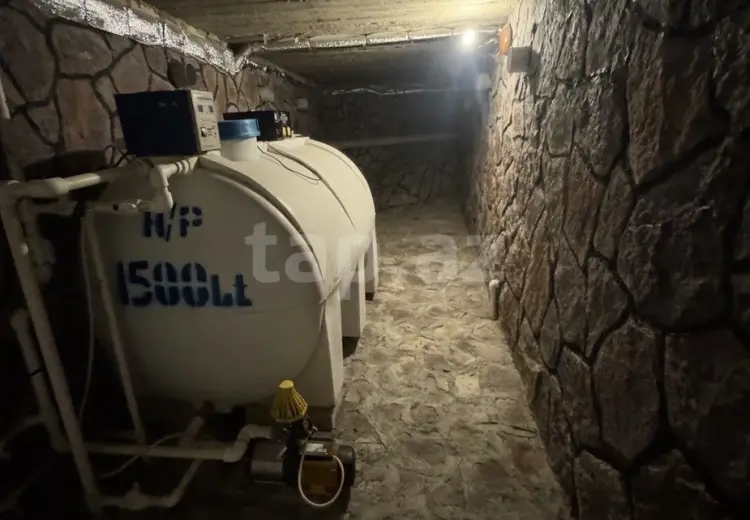 230 000 AZN - 9 otaqlı mənzil , Daşkəsən