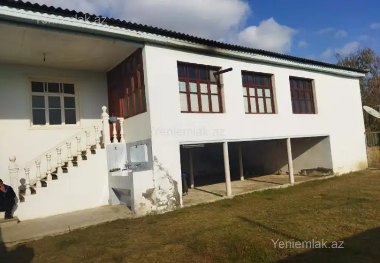 28 000 AZN - 4 otaqlı mənzil Satılır, Yevlax